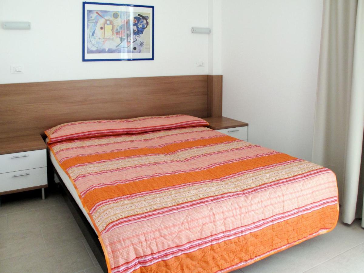 Apartment Fiore-2 By Interhome Lignano Sabbiadoro Ngoại thất bức ảnh